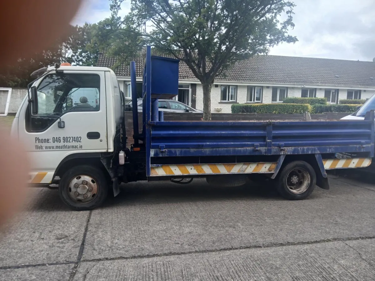 Van - Image 2