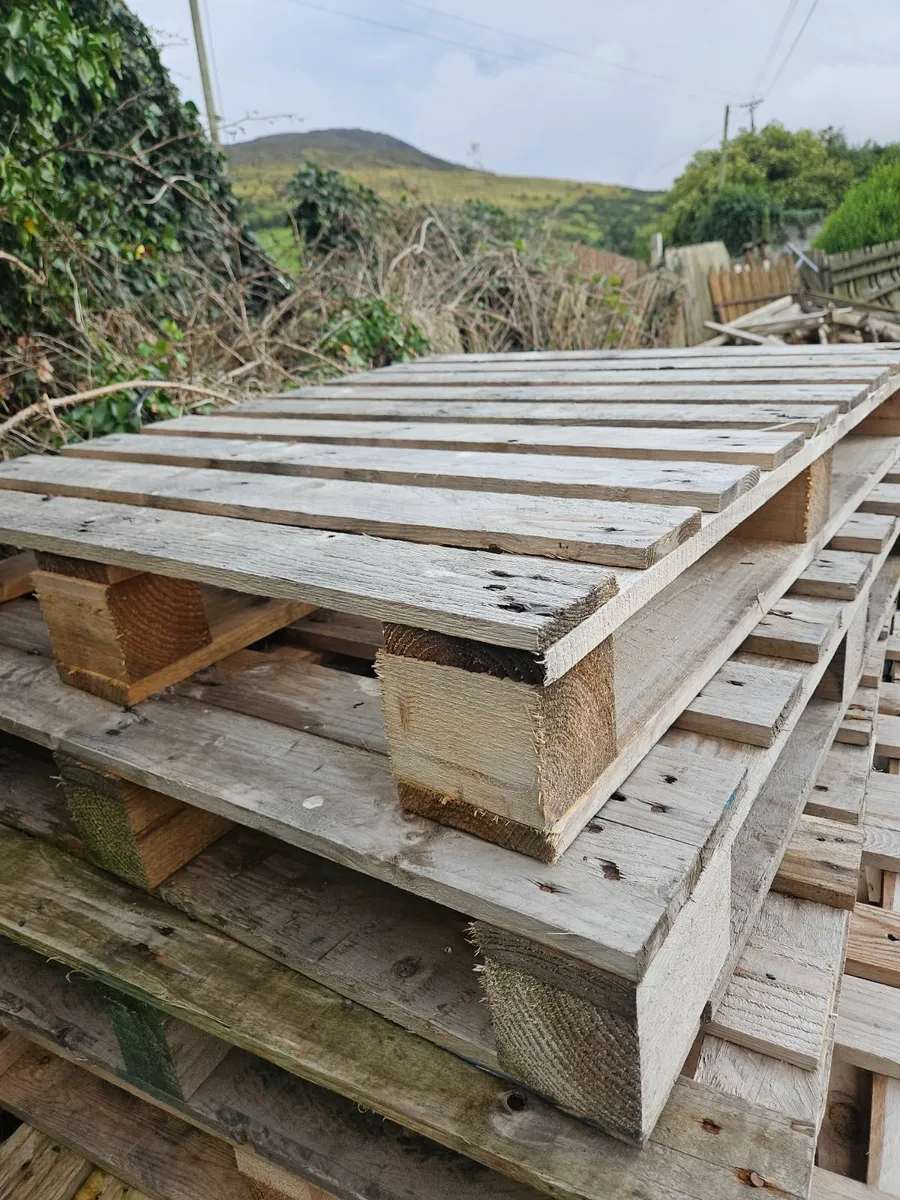 Wooden pallets - Image 1