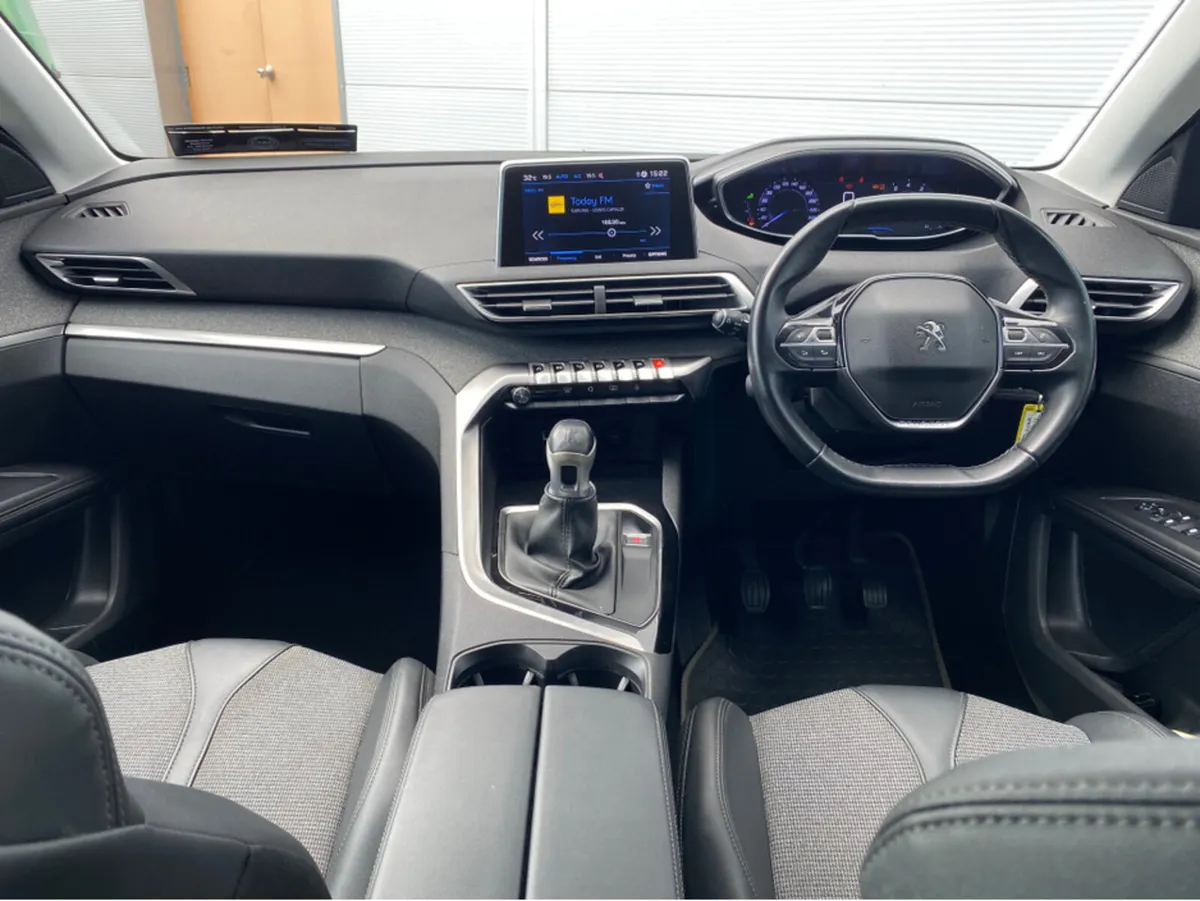 Peugeot 5008 ALLURE 1.2 130 7 SEAT 5DR - Image 3