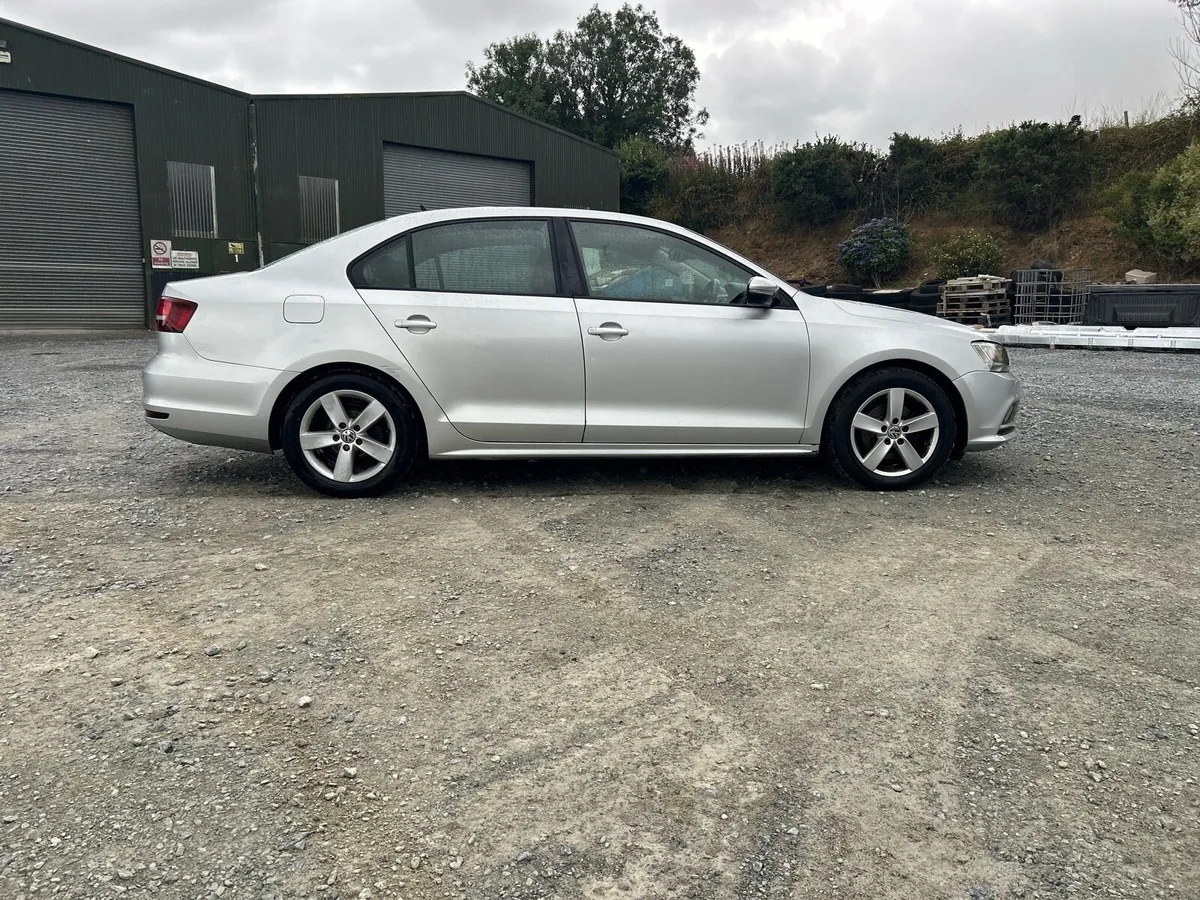2016 Volkswagen Jetta 2.0 TDI Automatic - Image 3