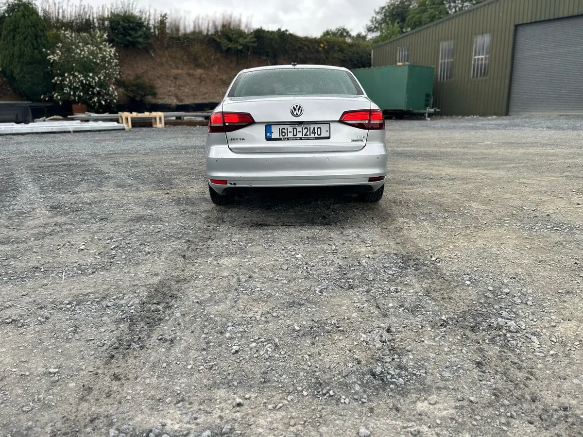 2016 Volkswagen Jetta 2.0 TDI Automatic - Image 4