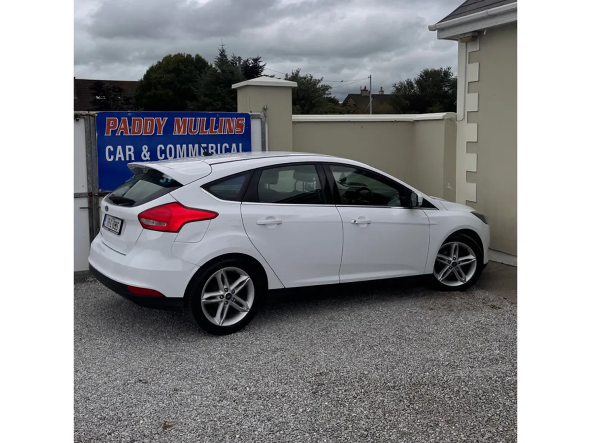 Ford Focus 5DR 1.5 TD  6SPEED 4DR - Image 4