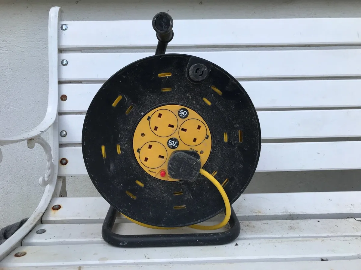 Extension cable reel - Image 1