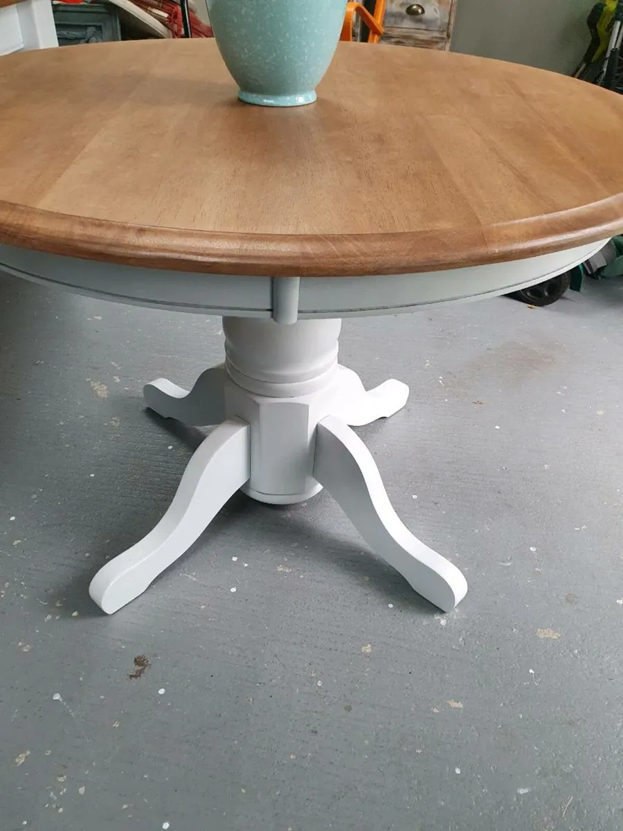 Solid oak kitchen dining table - Image 1