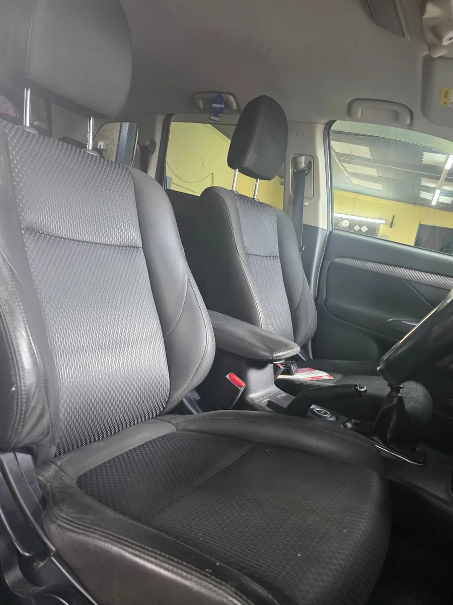 2016 mitsibishi outlander 2.2 diesel🔥 7 seater 🔥 - Image 2