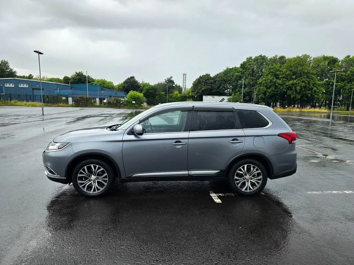 2016 mitsibishi outlander 2.2 diesel🔥 7 seater 🔥 - Image 4