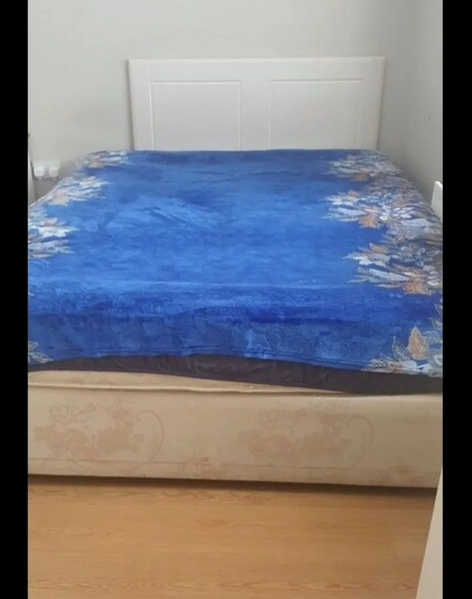 Double bed base and mattress - Image 2