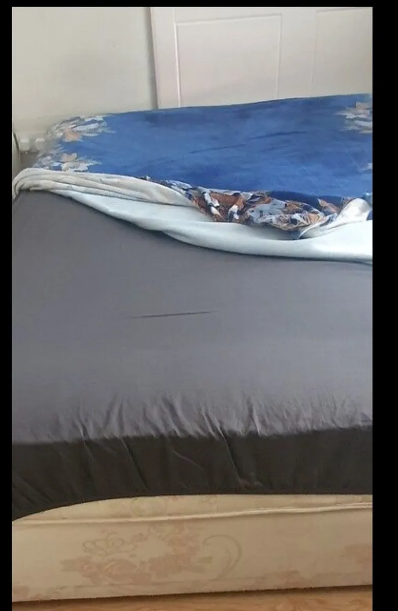 Double bed base and mattress - Image 3