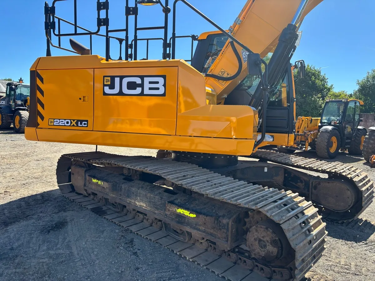 2021 JCB 220X **Only 2900hrs** - Image 2