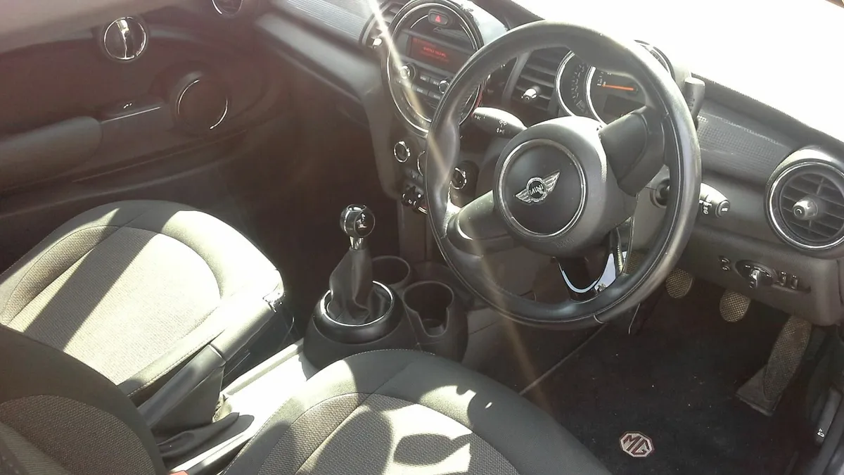 Mini Cooper 2014--Low milage. - Image 4
