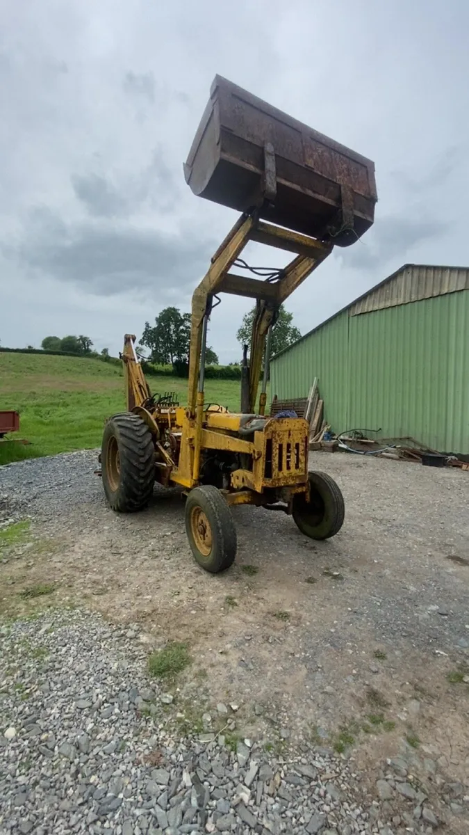 Massey ferguson 65 digger - Image 2