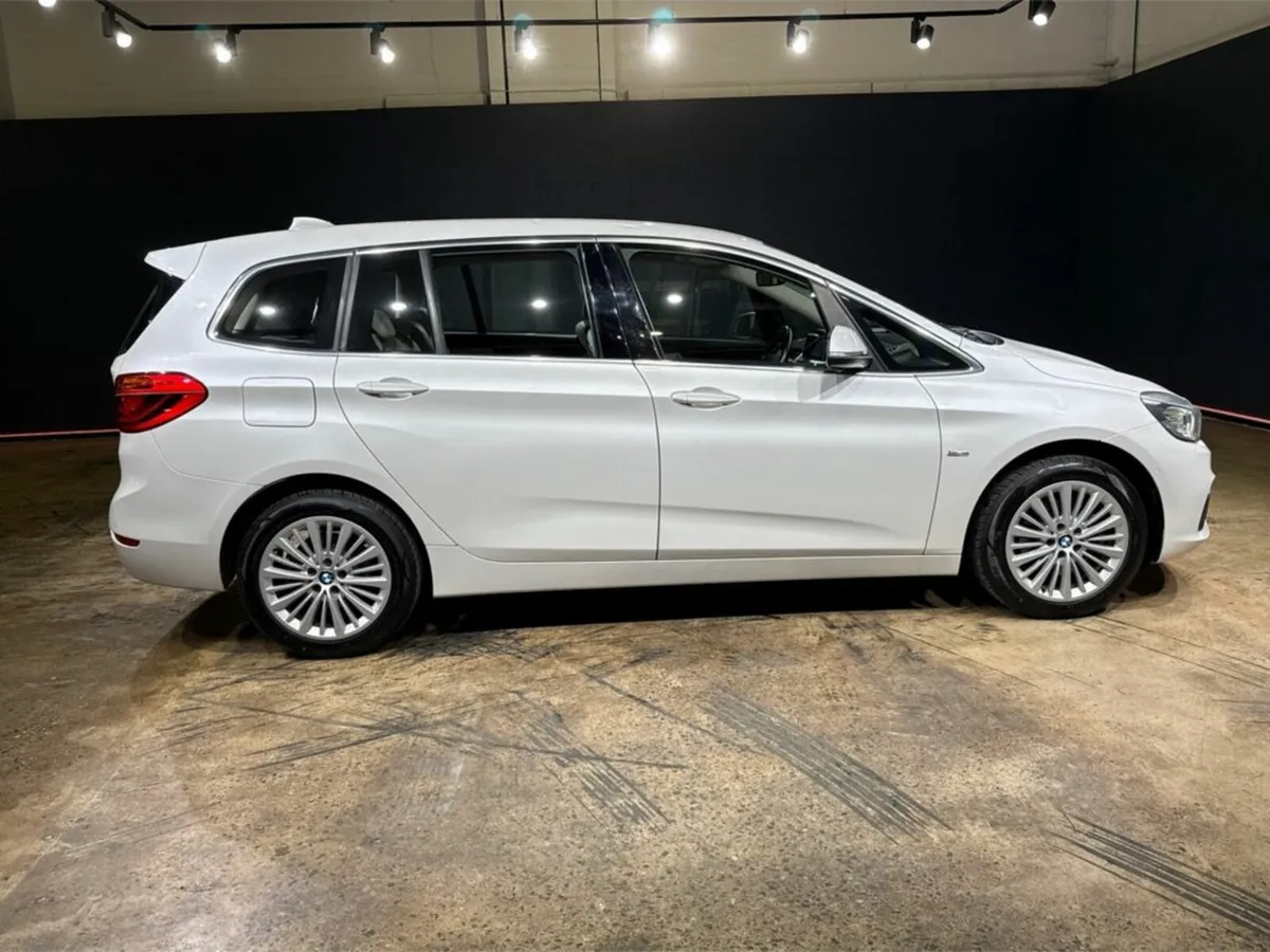 BMW 2-Series 7 SEATER - BEIGE LEATHER UPHOLSTERY - Image 4