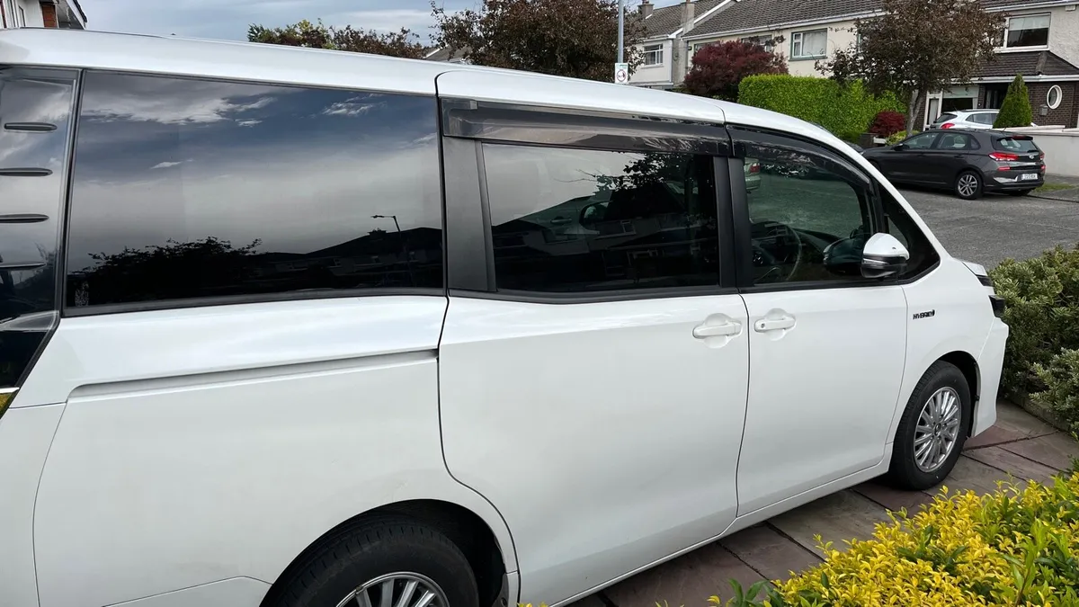 Toyota Voxy (7 seater) - Image 4