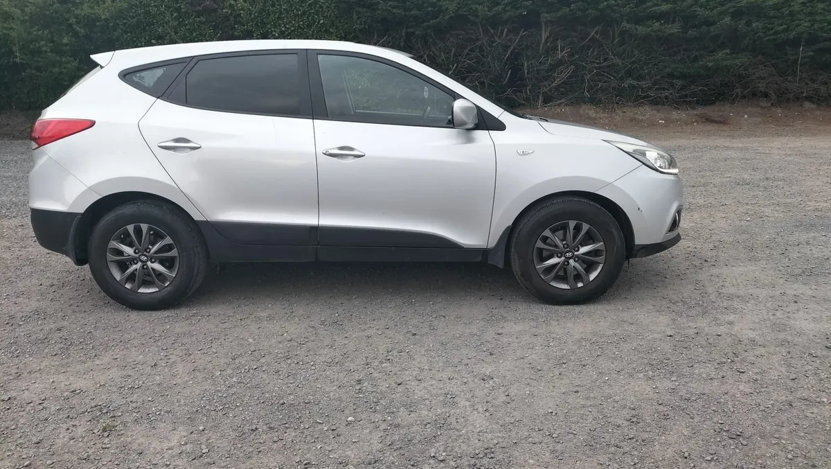14 Hyundai ix35 NEW DOE COMMERCIAL - Image 4