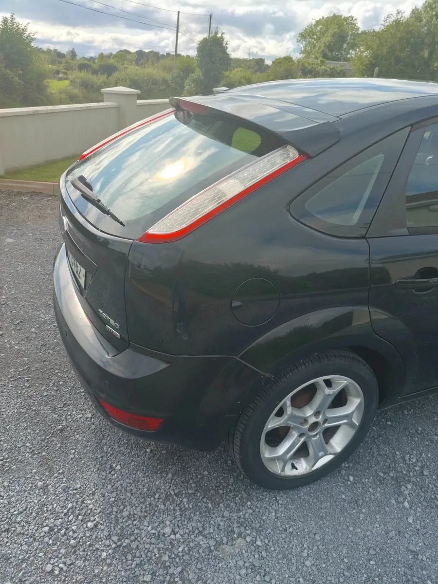 Ford Focus 2010 - Image 4