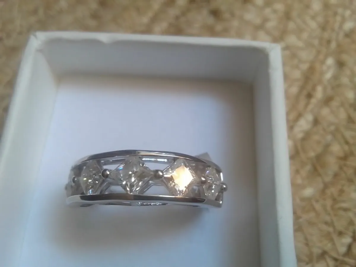 STERLING SILVER MOSSINITE BAND RING NEW SIZE N - Image 1