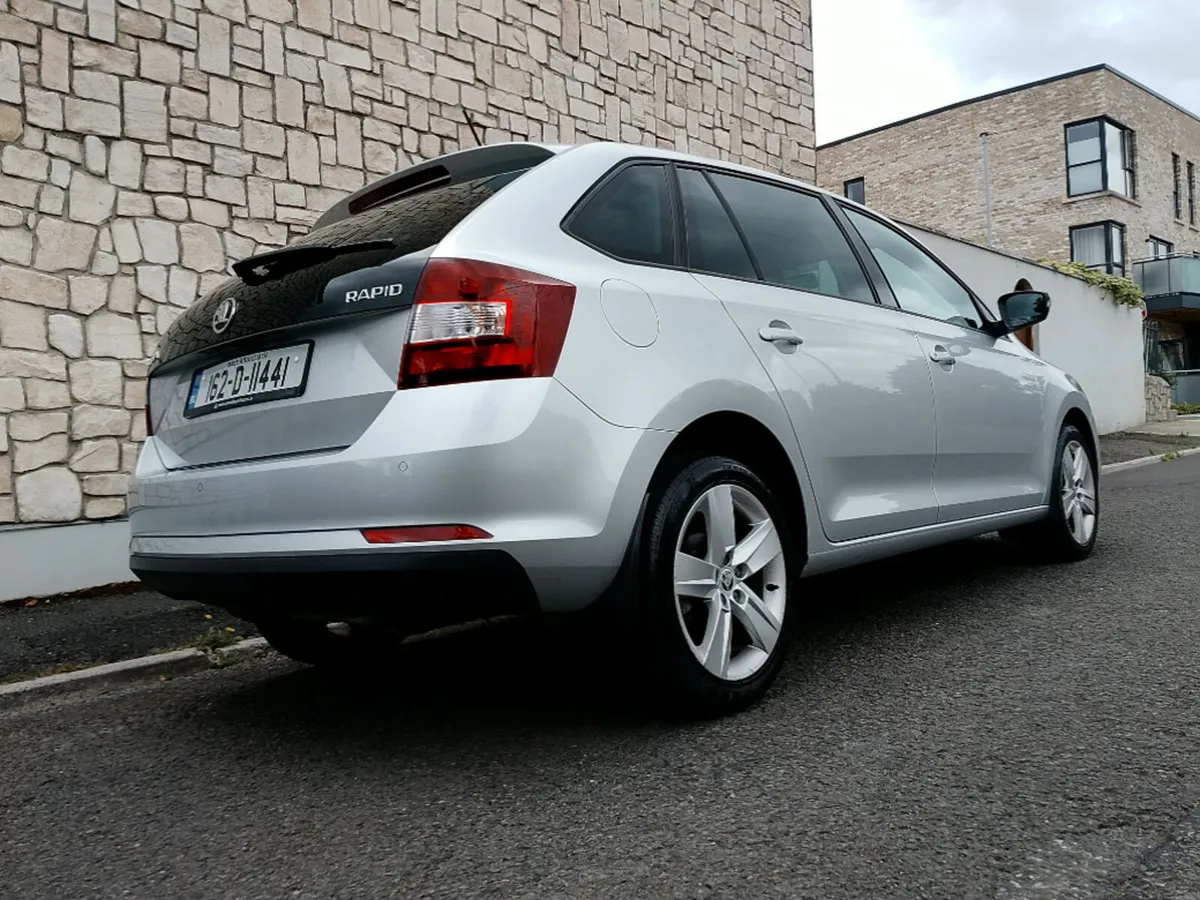Skoda Rapid SB AMB 1.2tsi 90HP 4DR - Image 3