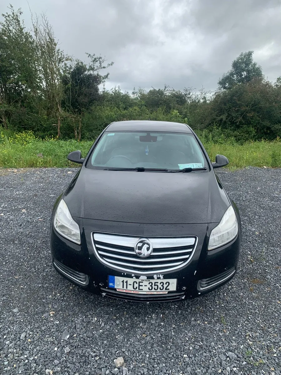 2011 Insignia - Image 3