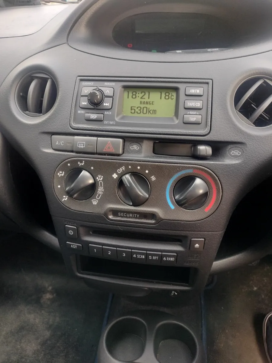 Toyota Yaris 2005 - Image 4
