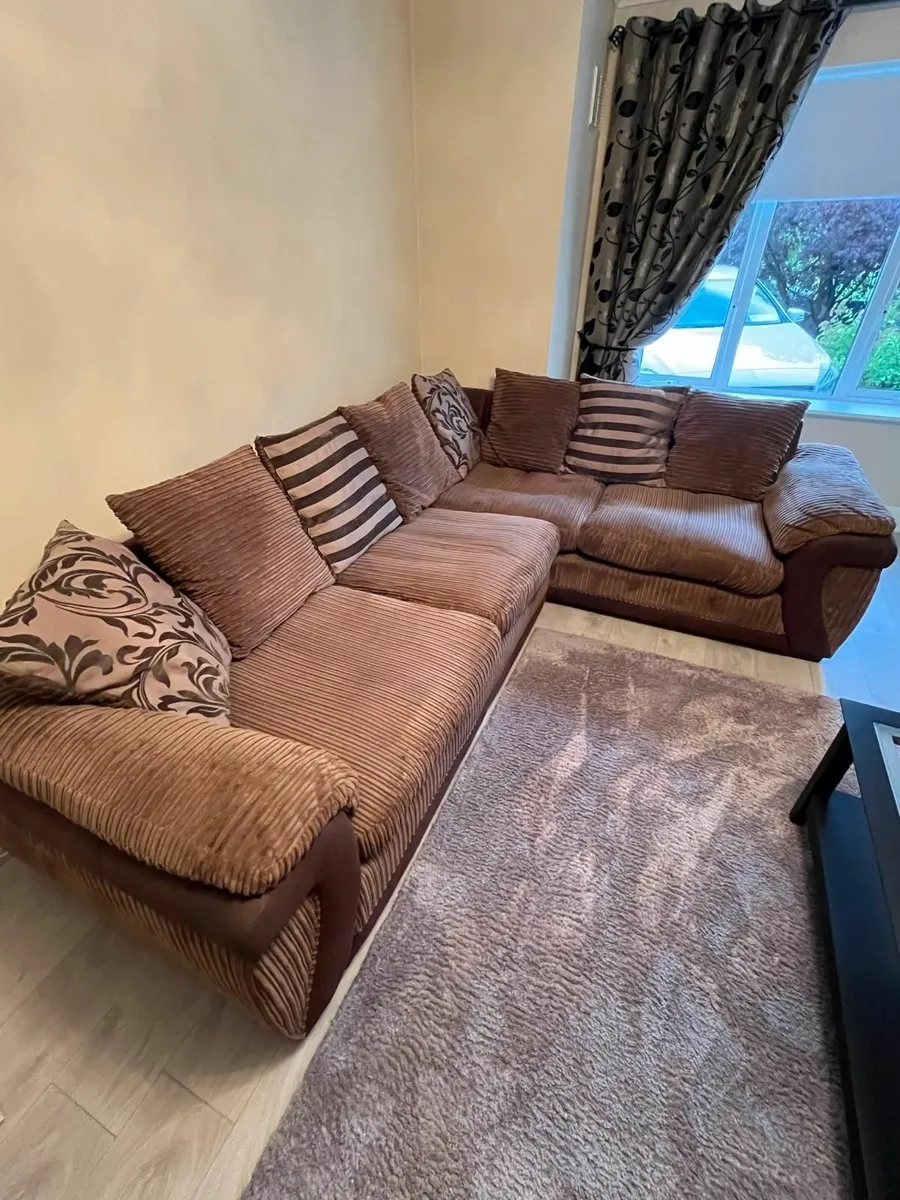 Corner sofa - Image 1