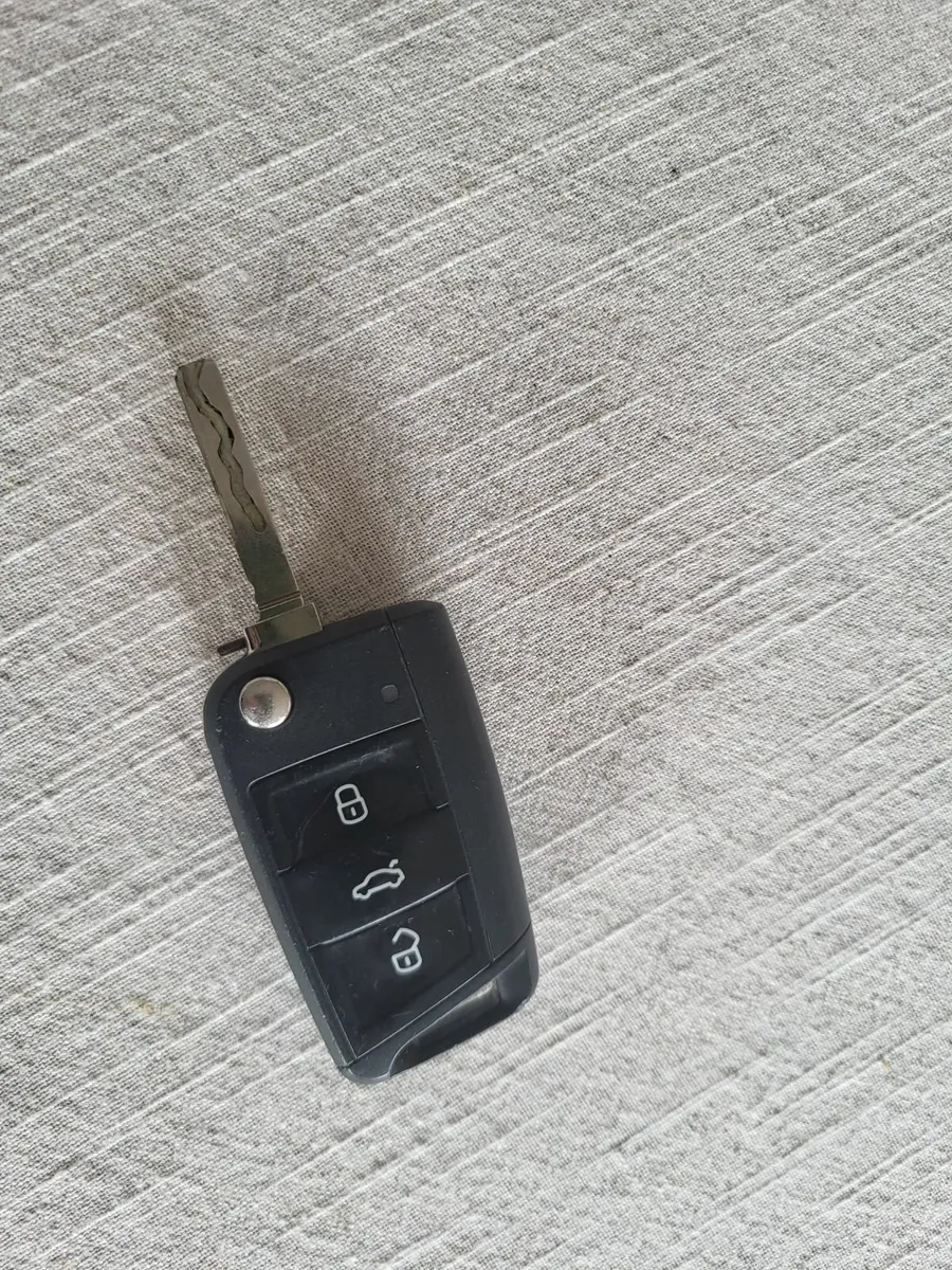 2017 VW Tiguan SE NAV TDI BMT 4MOTN SA - Image 2