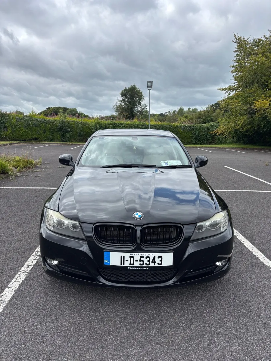 BMW 3-Series 2011 - Image 1