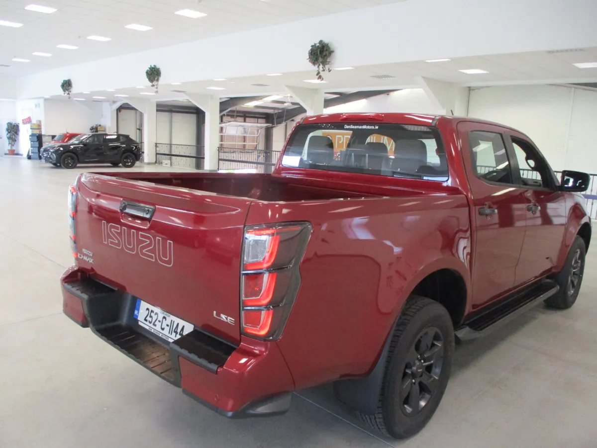 252 DEMO ISUZU D-MAX LSE AUTO VAT RECLAIMABLE - Image 4