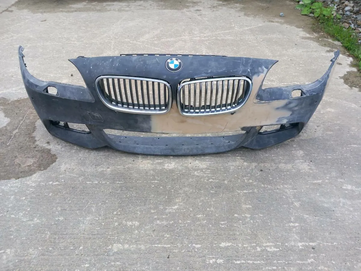 BMW 330d  front bumper - Image 1