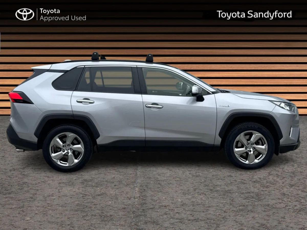 Toyota RAV4 HYBRID SOL AUTO // LEATHER HEATED SEAT - Image 3