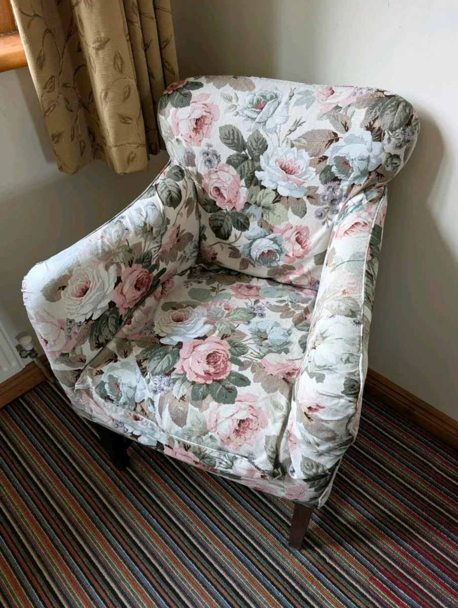 High quality solid wood frame covered chair - Image 1