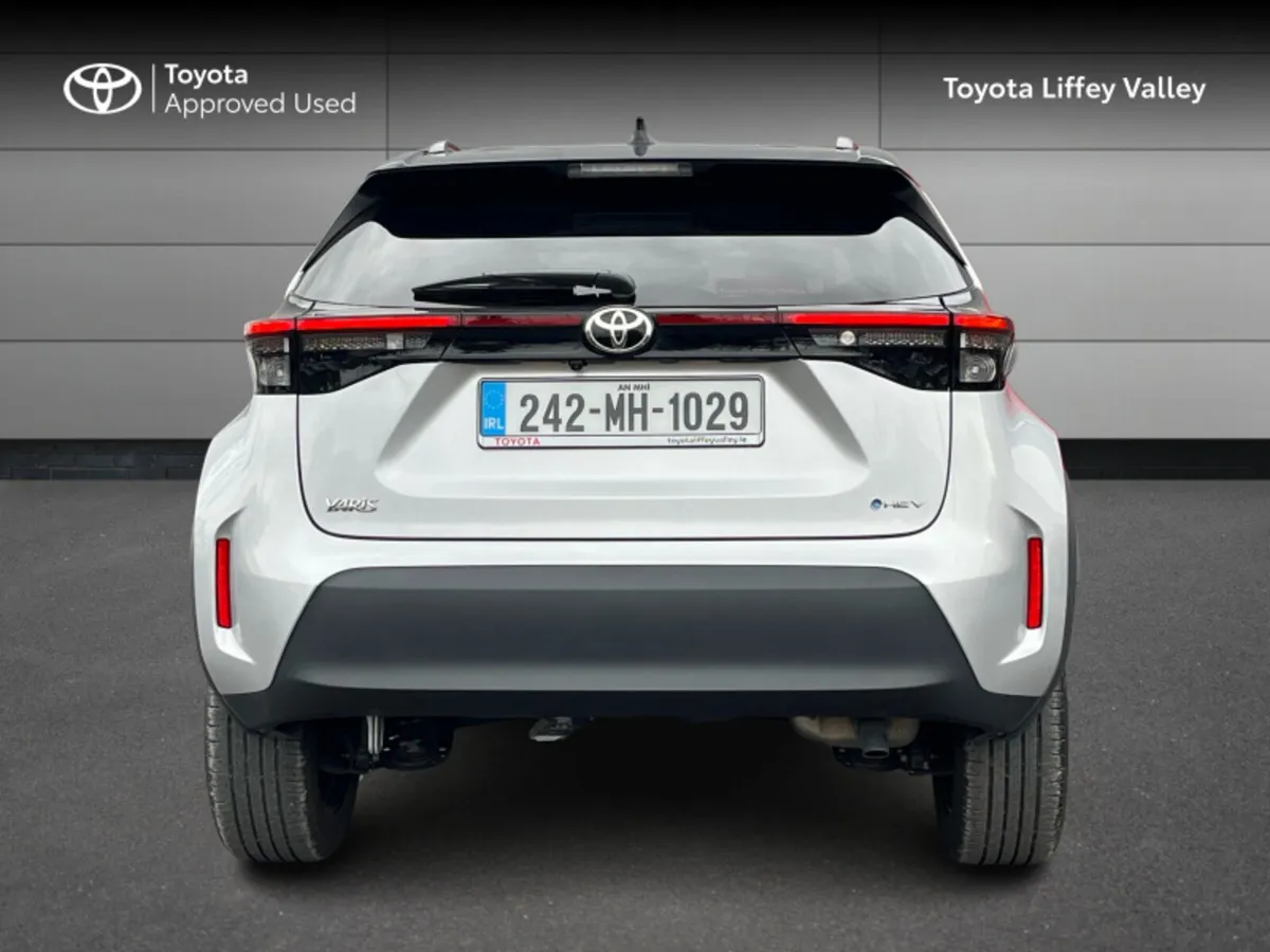 Toyota Yaris Cross LUNA SPORT BI-TONE - Image 4