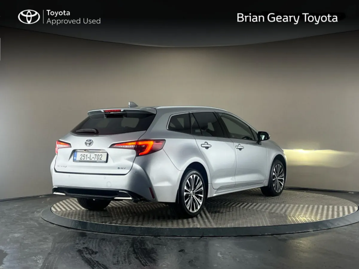 Toyota Corolla HYBRID SOL T/S - Image 2