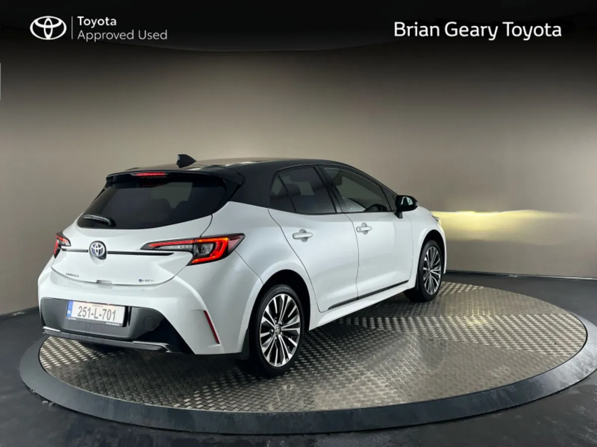 Toyota Corolla HYBRID LUNA SPORT H/B - Image 2
