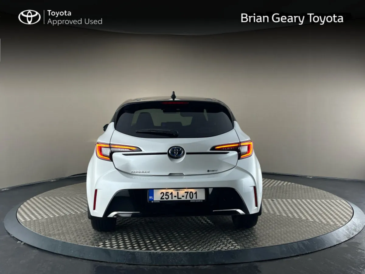 Toyota Corolla HYBRID LUNA SPORT H/B - Image 4
