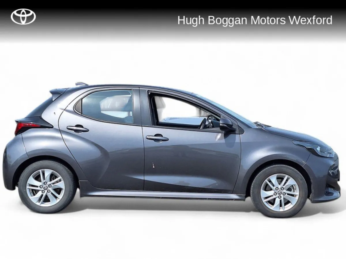 Toyota Yaris HYBRID LUNA ONLY 25000 KMS!!! - Image 3