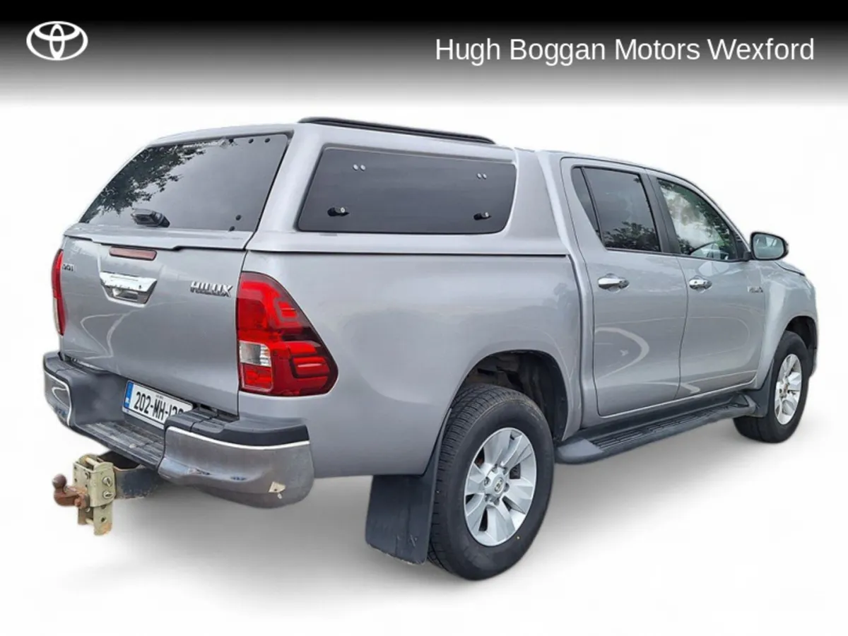 Toyota Hilux DOUBLE CAB SR5  2.4D4D MANUAL!! - Image 2