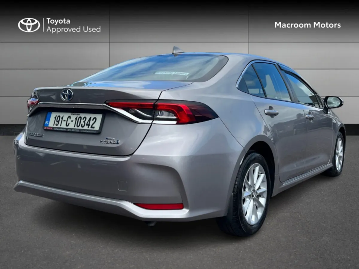 Toyota Corolla LUNA SAL 4DR AUTO HYBRID - Image 2