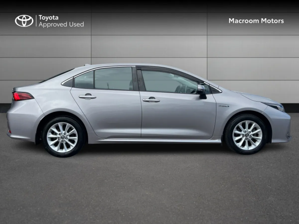 Toyota Corolla LUNA SAL 4DR AUTO HYBRID - Image 3