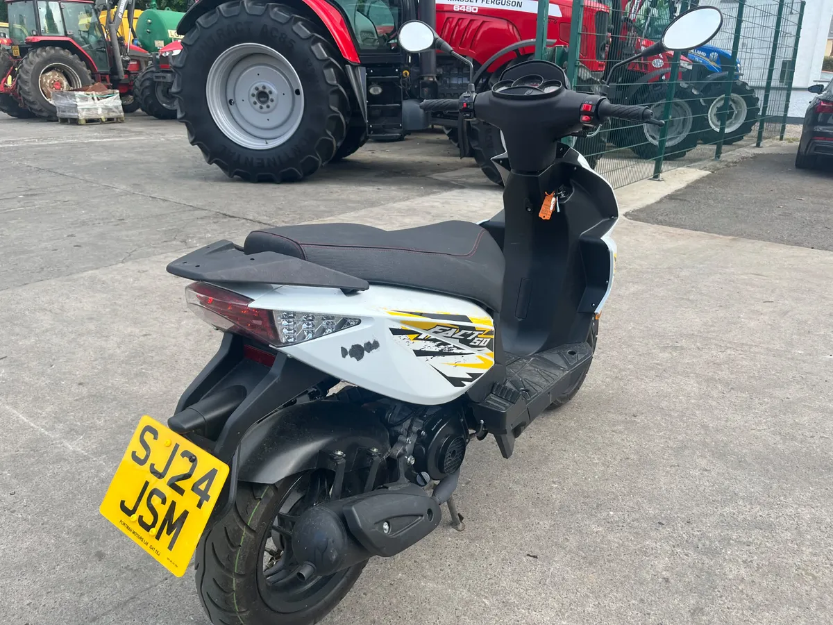 Keeway fact 50 moped - Image 3