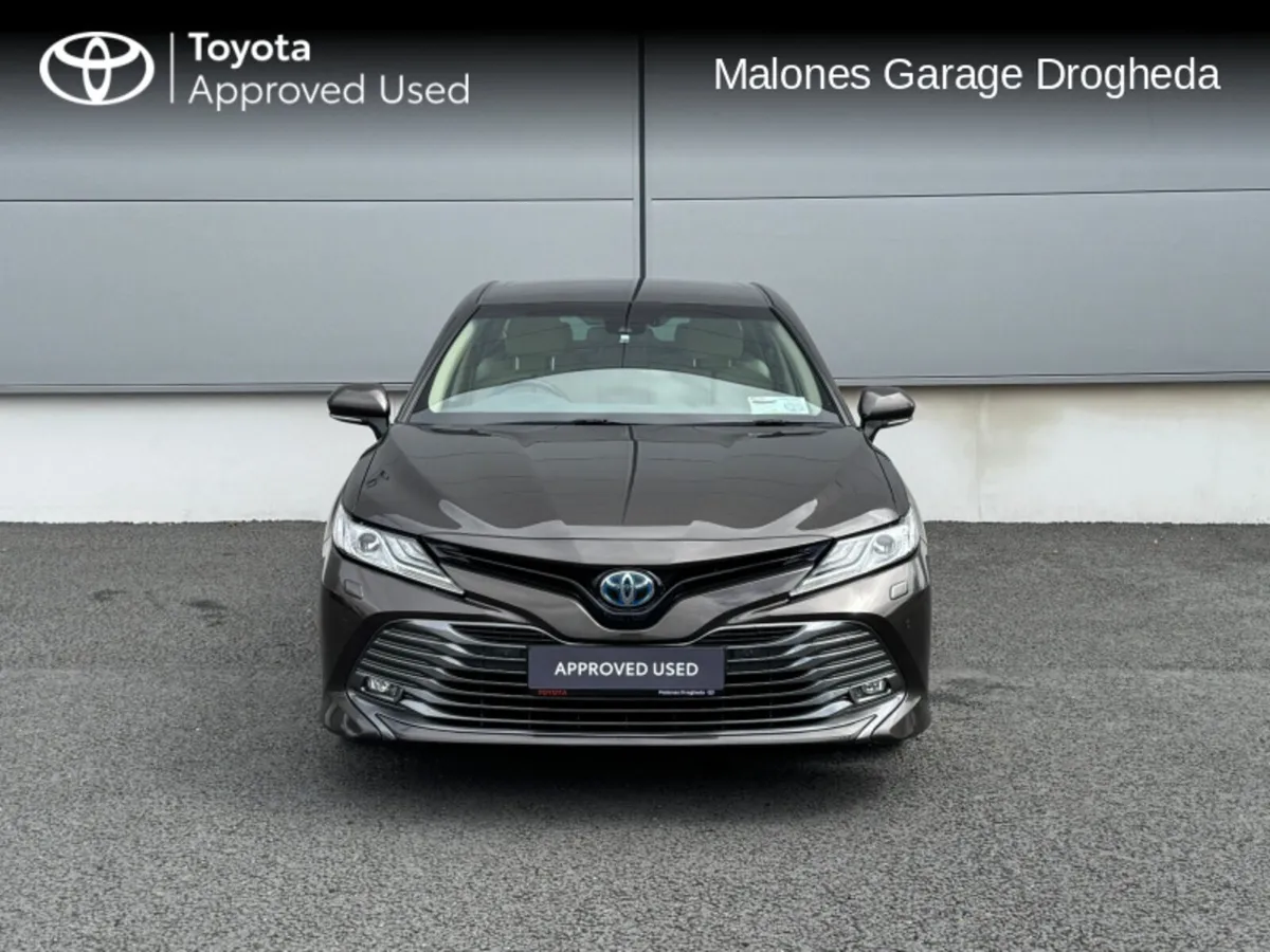 Toyota Camry 2.5 Hybrid Platinum Call Now : 041 98 - Image 4
