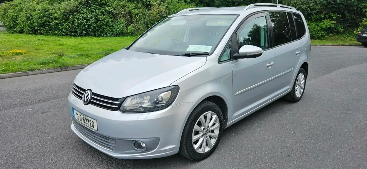 VOLKSWAGEN TOURAN AUTOMATIC - Image 3