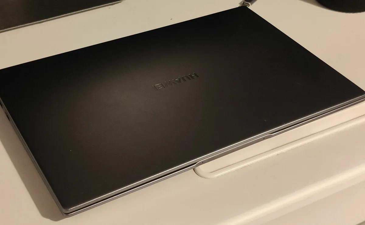 Huawei Mate book D14 - Windows 11- 10/10 Condition - Image 3