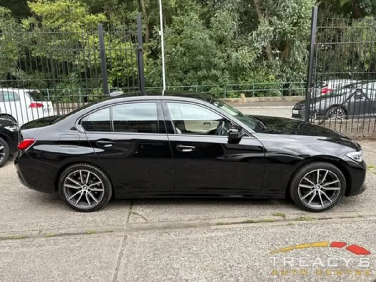 BMW 3-Series 2021 D SPORT AUTO 1 OWNER - Image 3