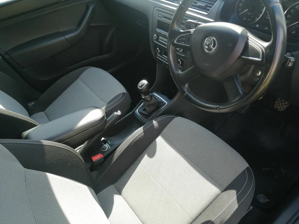 Skoda Rapid 2013 - Image 3