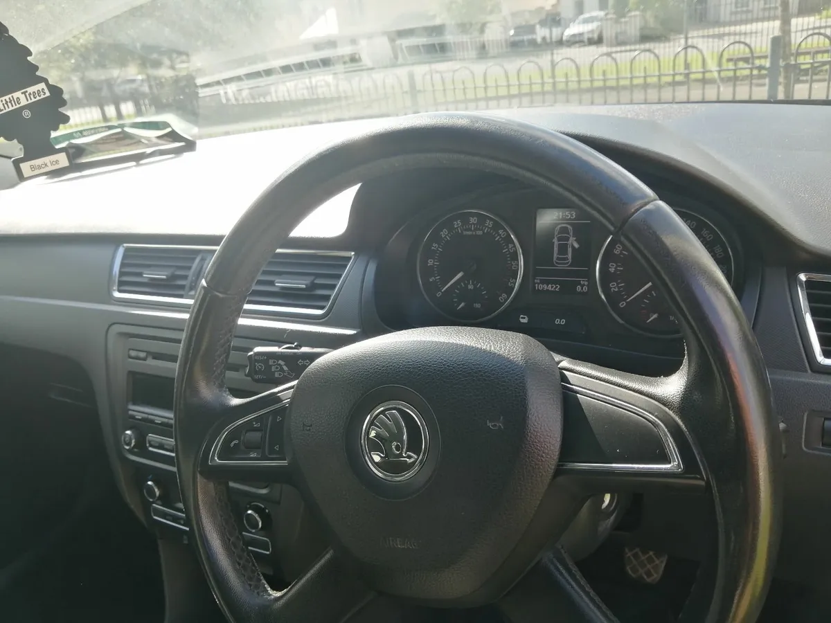 Skoda Rapid 2013 - Image 4