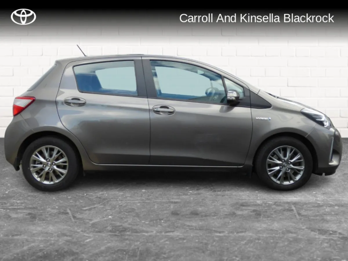 Toyota Yaris Hybrid Luna - Image 3