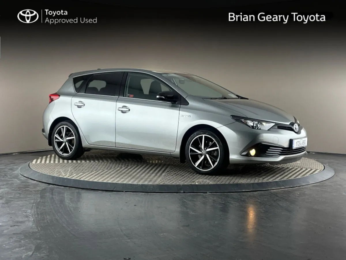 Toyota Auris HYBRID LUNA SPORT - Image 1
