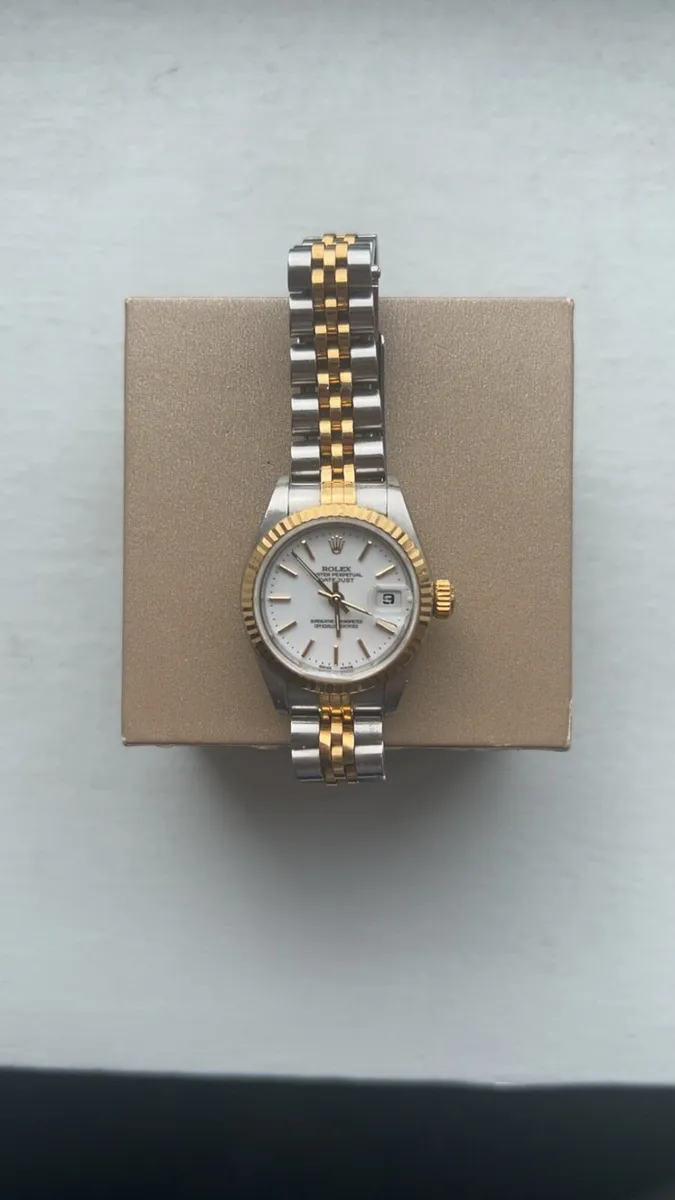 Ladies 26mm Rolex Datejust - Image 1