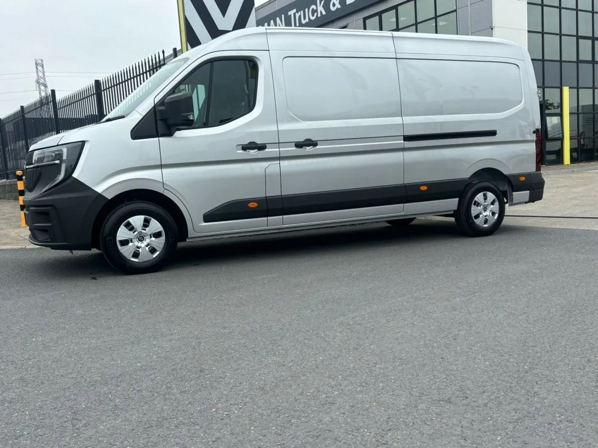 Renault Master Lm35 170HP Auto Start L3h2 - Image 2