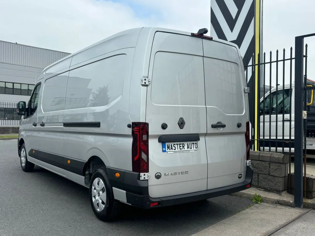 Renault Master Lm35 170HP Auto Start L3h2 - Image 3